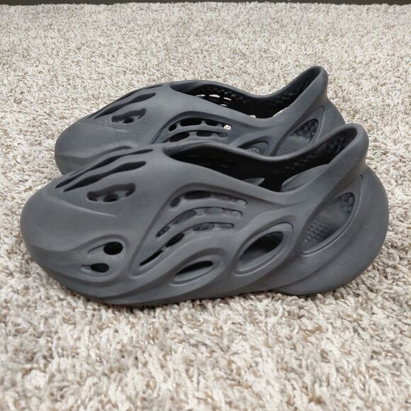 Adidas Yeezy Foam Runners Mens Size 8 Carbon YZY RNR main image 5